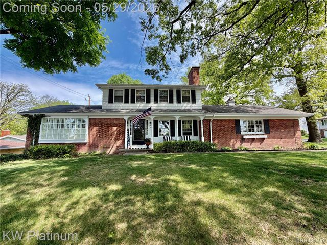 2425 Woodstock Drive, Port Huron, MI 48060