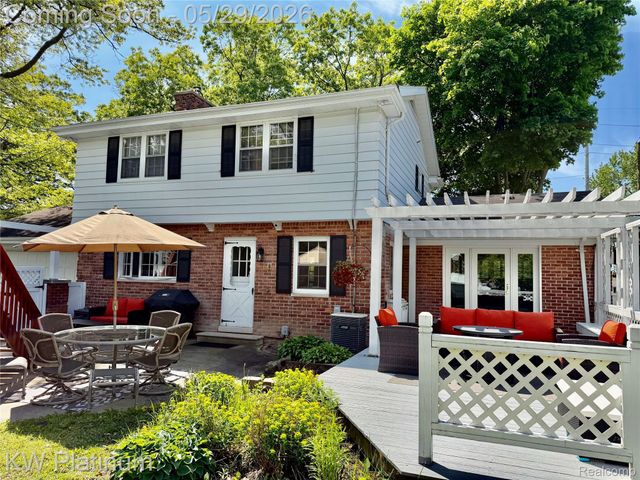 2425 Woodstock Drive, Port Huron, MI 48060