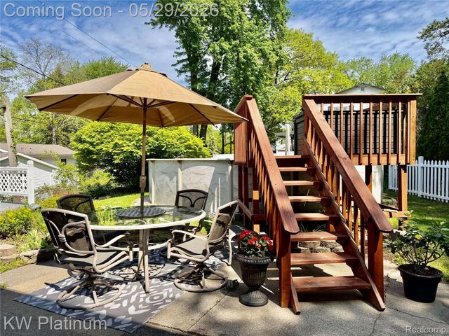 2425 Woodstock Drive, Port Huron, MI 48060