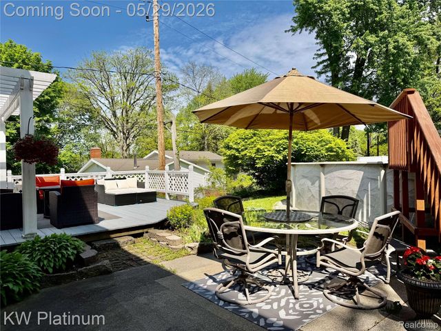 2425 Woodstock Drive, Port Huron, MI 48060