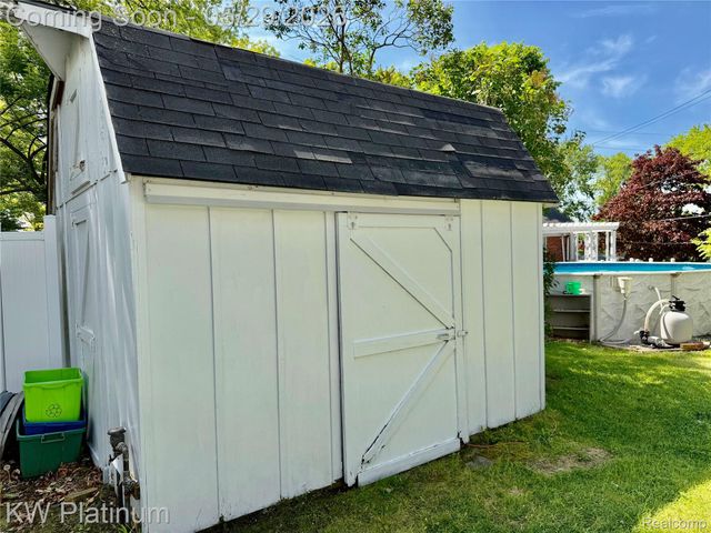 2425 Woodstock Drive, Port Huron, MI 48060