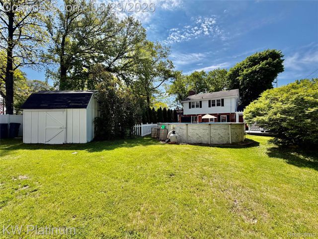 2425 Woodstock Drive, Port Huron, MI 48060