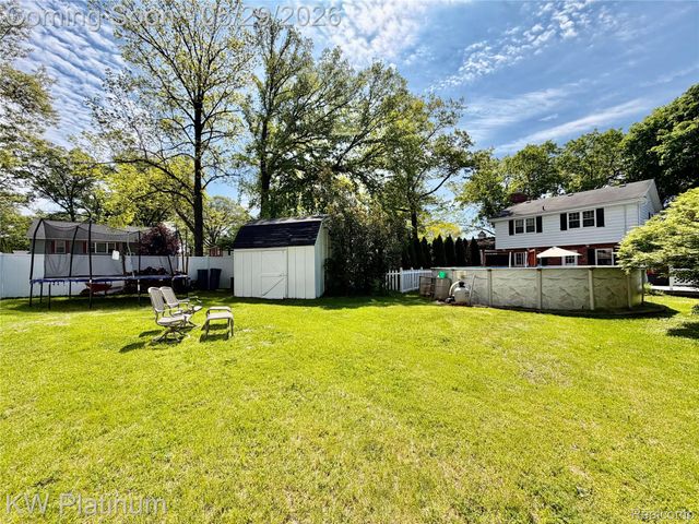 2425 Woodstock Drive, Port Huron, MI 48060