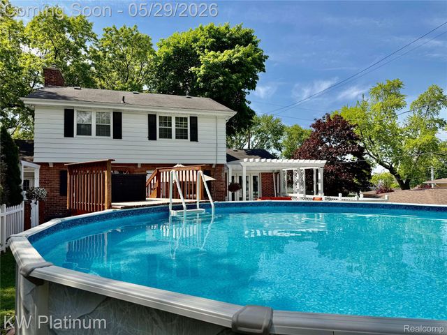 2425 Woodstock Drive, Port Huron, MI 48060
