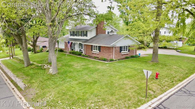 2425 Woodstock Drive, Port Huron, MI 48060