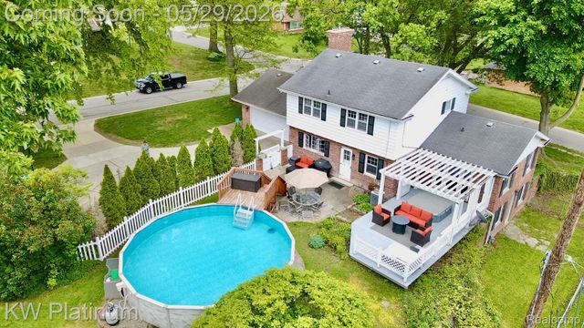 2425 Woodstock Drive, Port Huron, MI 48060