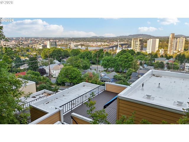 3515 Sw BARBUR Blvd N-3, Portland, OR 97239