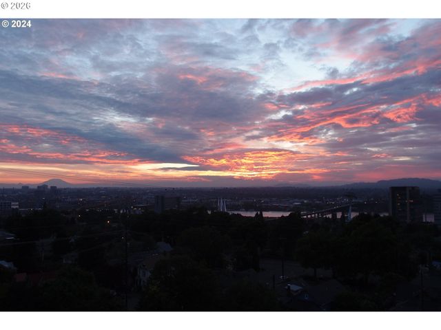 3515 Sw BARBUR Blvd N-3, Portland, OR 97239