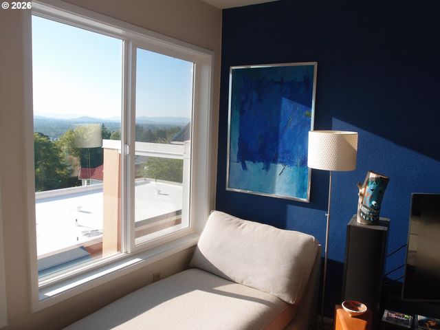 3515 Sw BARBUR Blvd N-3, Portland, OR 97239