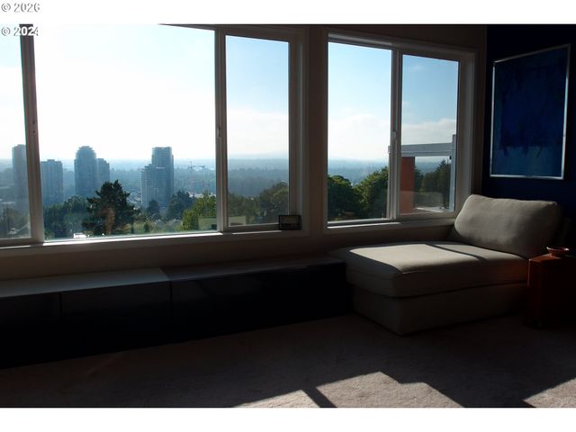 3515 Sw BARBUR Blvd N-3, Portland, OR 97239