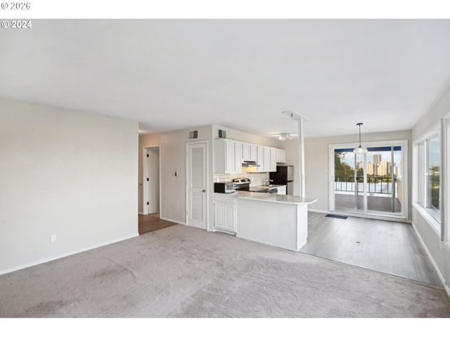 3515 Sw BARBUR Blvd N-3, Portland, OR 97239