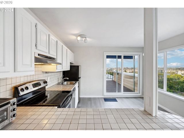 3515 Sw BARBUR Blvd N-3, Portland, OR 97239