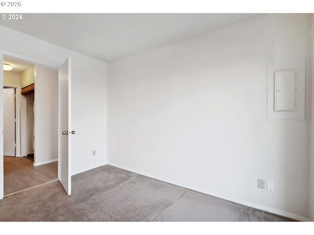 3515 Sw BARBUR Blvd N-3, Portland, OR 97239