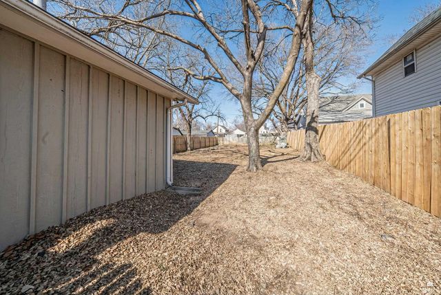 219 NE 7th Street, Abilene, KS 67410