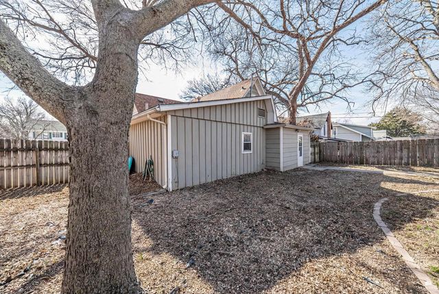 219 NE 7th Street, Abilene, KS 67410