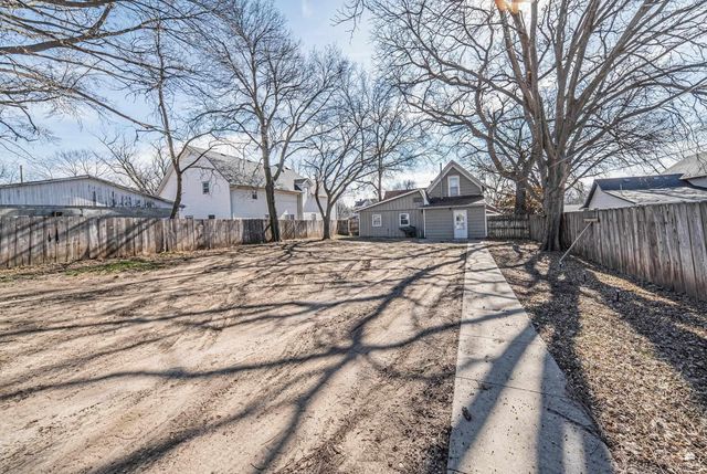 219 NE 7th Street, Abilene, KS 67410