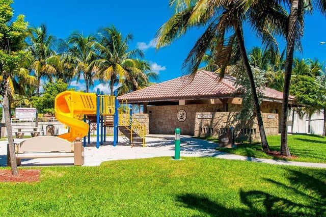 2501 NE 12th Street, Pompano Beach, FL 33062