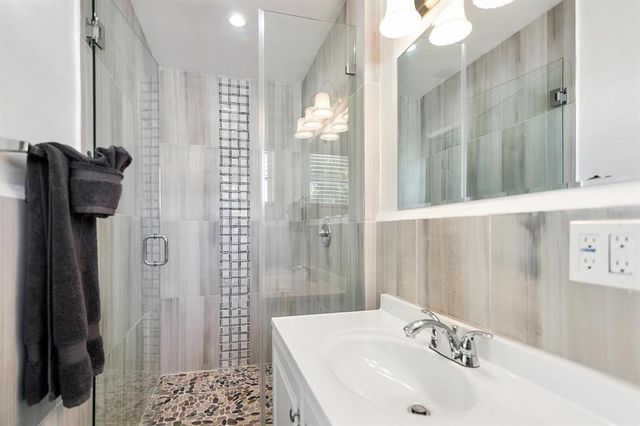 2501 NE 12th Street, Pompano Beach, FL 33062