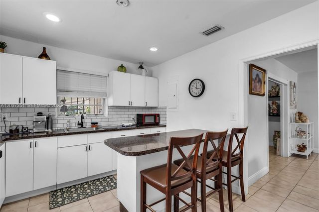 2355 SW 1st St, Miami, FL 33135