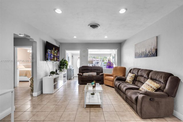 2355 SW 1st St, Miami, FL 33135