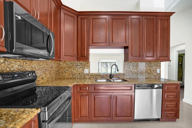 630 Sea Pine Way J, Greenacres, FL 33415