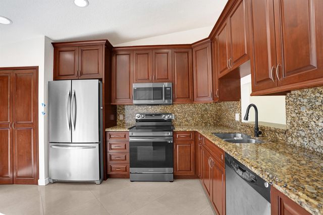 630 Sea Pine Way J, Greenacres, FL 33415