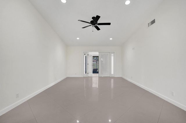 630 Sea Pine Way J, Greenacres, FL 33415