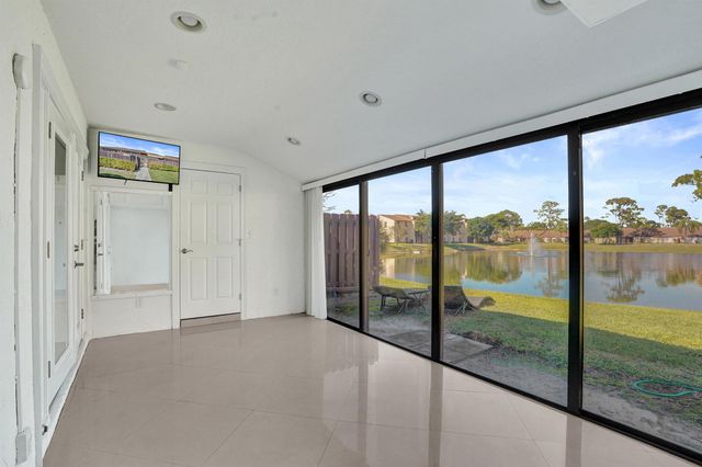 630 Sea Pine Way J, Greenacres, FL 33415