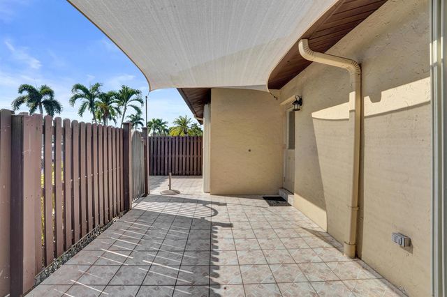 630 Sea Pine Way J, Greenacres, FL 33415