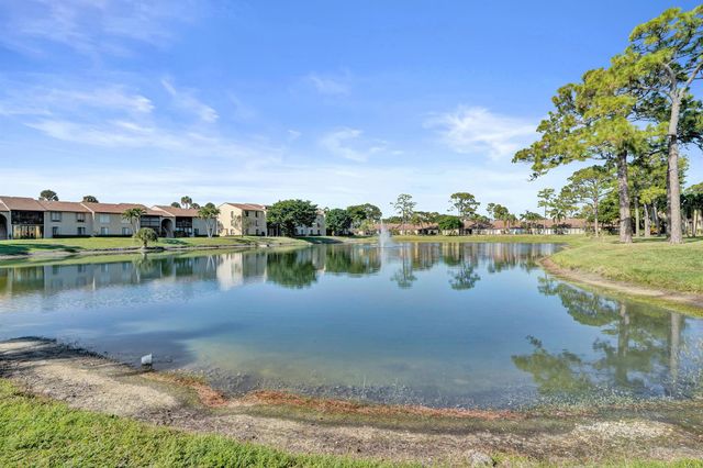 630 Sea Pine Way J, Greenacres, FL 33415