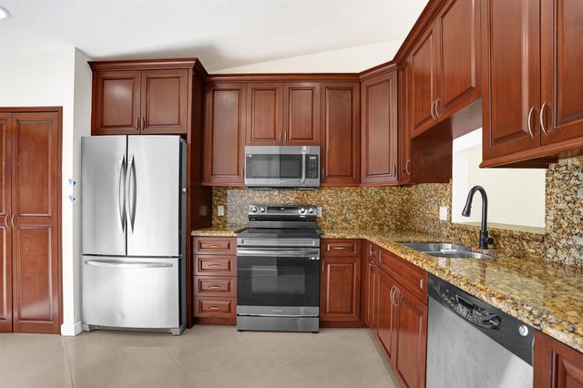 630 Sea Pine Way J, Greenacres, FL 33415