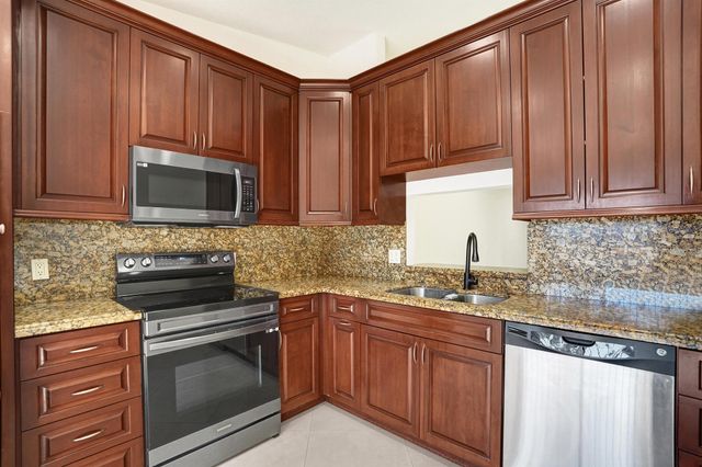 630 Sea Pine Way J, Greenacres, FL 33415