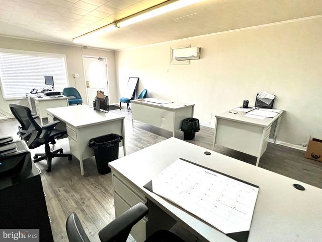 73 E BROWNING RD, Bellmawr, NJ 08031
