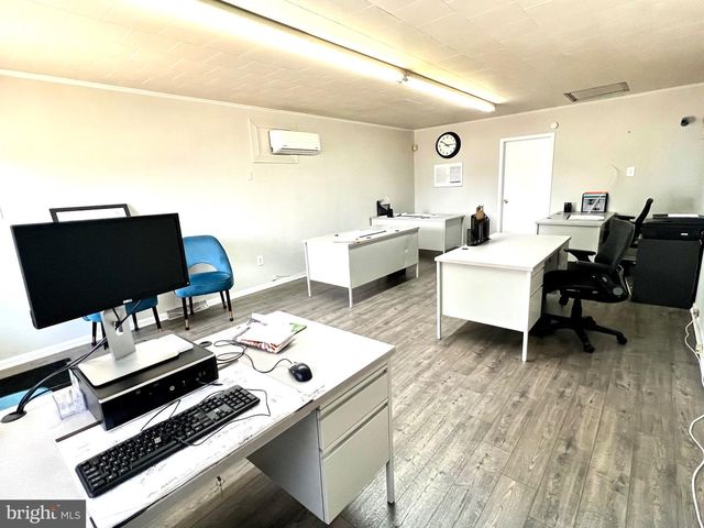 73 E BROWNING RD, Bellmawr, NJ 08031