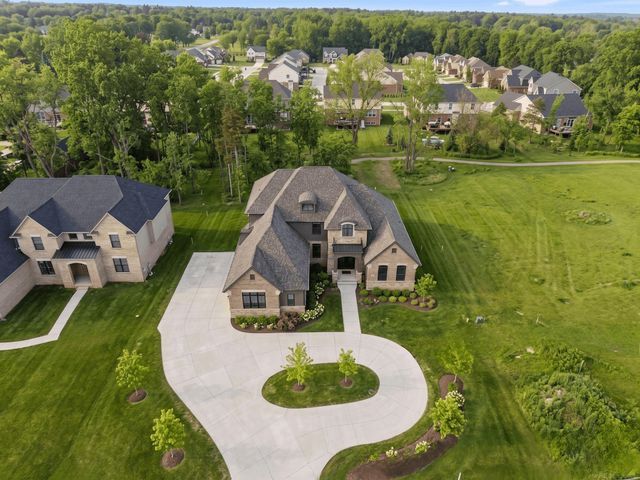 1055 Avon Road, Rochester Hills, MI 48307