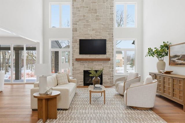 1055 Avon Road, Rochester Hills, MI 48307