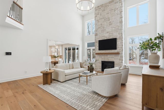 1055 Avon Road, Rochester Hills, MI 48307
