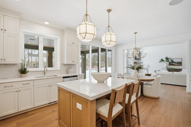 1055 Avon Road, Rochester Hills, MI 48307