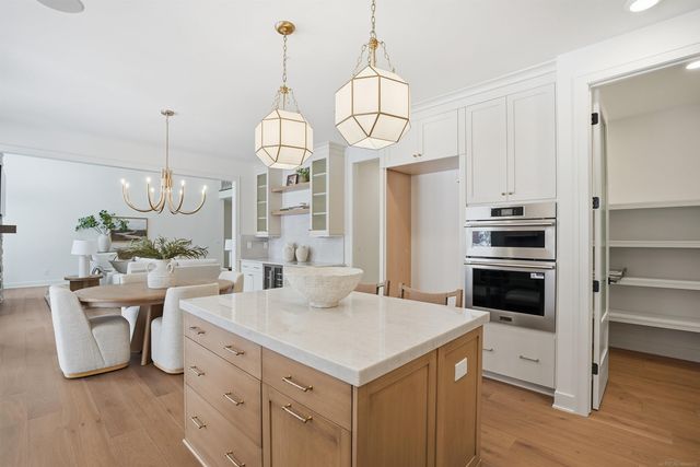 1055 Avon Road, Rochester Hills, MI 48307
