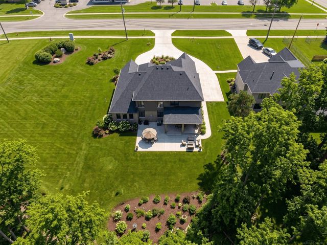 1055 Avon Road, Rochester Hills, MI 48307
