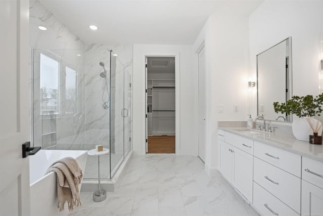 1055 Avon Road, Rochester Hills, MI 48307