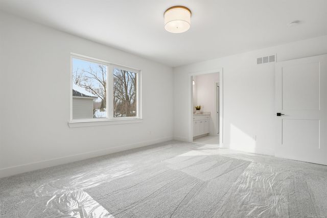 1055 Avon Road, Rochester Hills, MI 48307