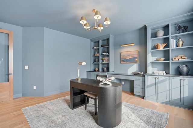 1055 Avon Road, Rochester Hills, MI 48307
