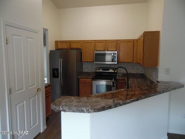 7325 E Weeping Willow Drive SE, Tucson, AZ 85756