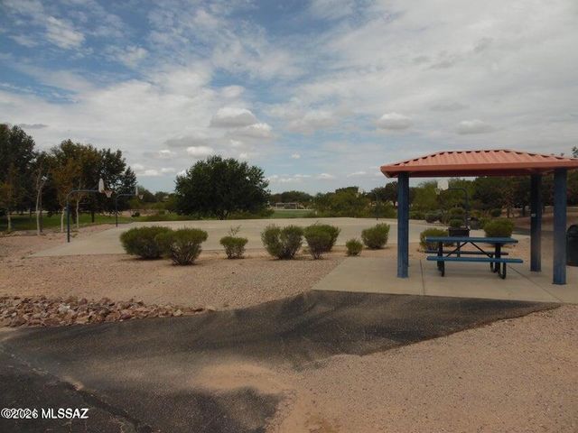 7325 E Weeping Willow Drive SE, Tucson, AZ 85756