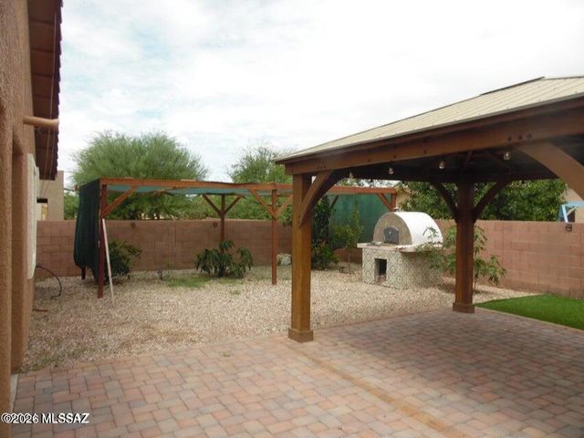 7325 E Weeping Willow Drive SE, Tucson, AZ 85756