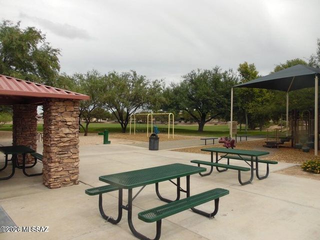 7325 E Weeping Willow Drive SE, Tucson, AZ 85756