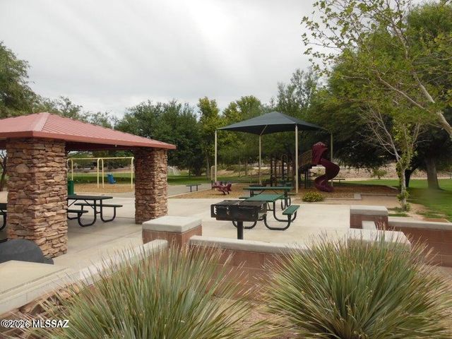 7325 E Weeping Willow Drive SE, Tucson, AZ 85756