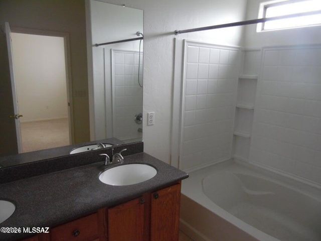 7325 E Weeping Willow Drive SE, Tucson, AZ 85756