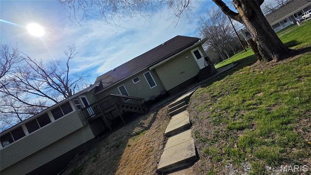 920 E Beaumont Avenue, Greenville, IL 62246